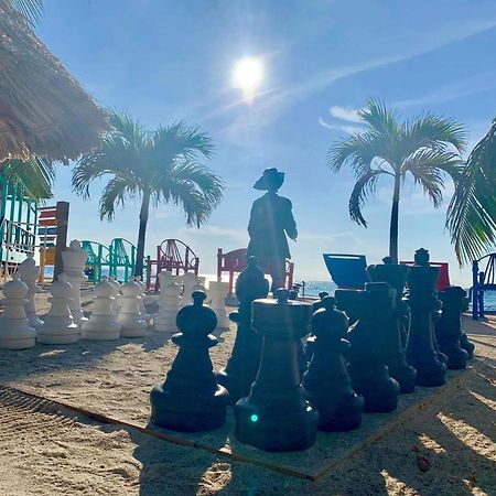 King Lewey'S Island Resort Placencia 外观 照片