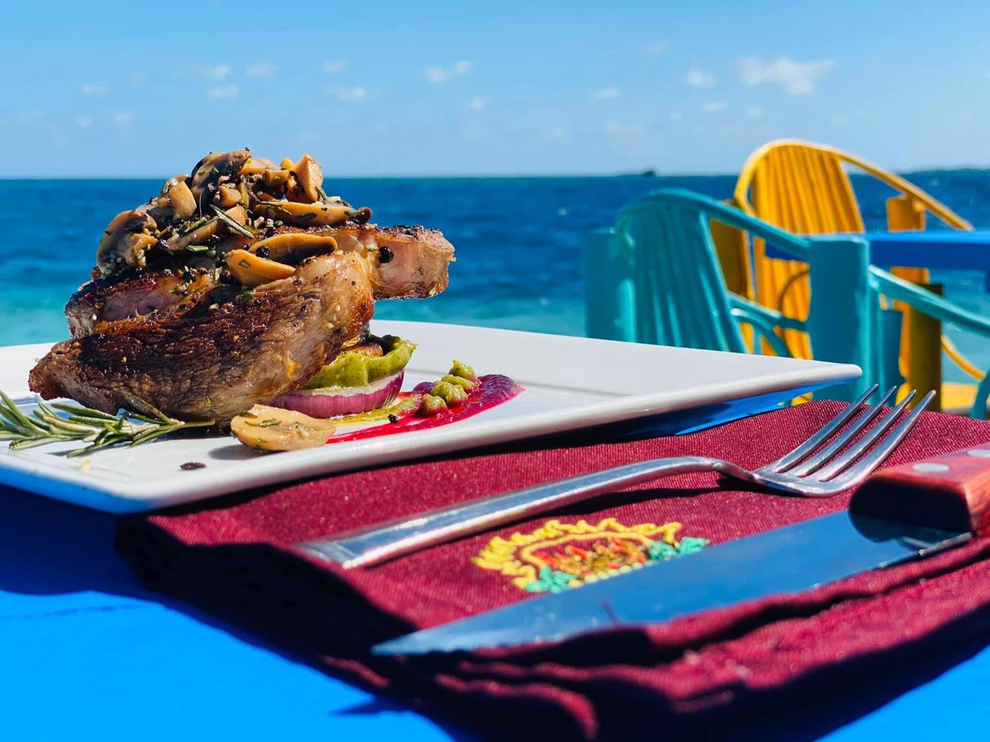 King Lewey'S Island Resort Placencia 外观 照片
