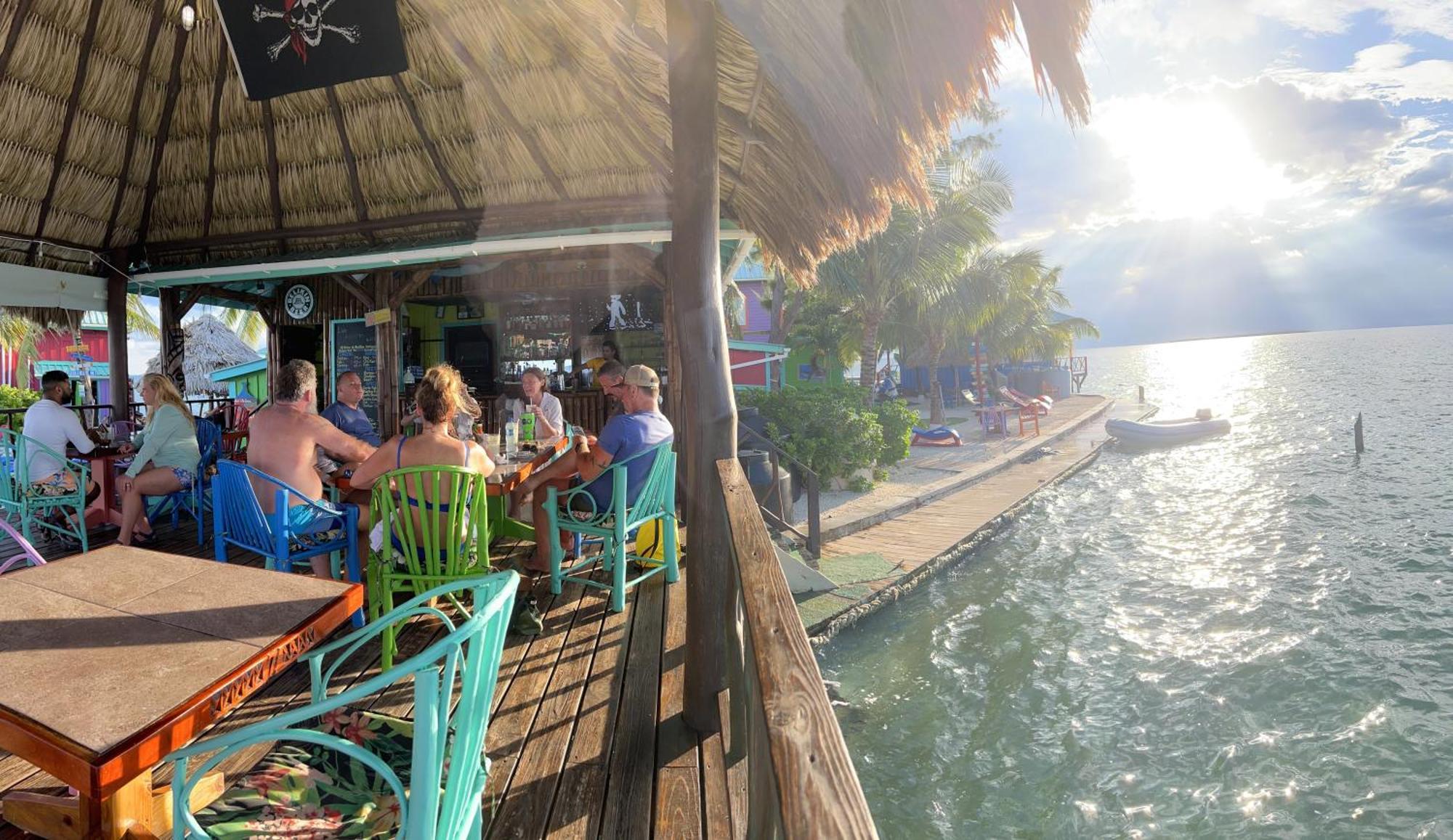 King Lewey'S Island Resort Placencia 外观 照片