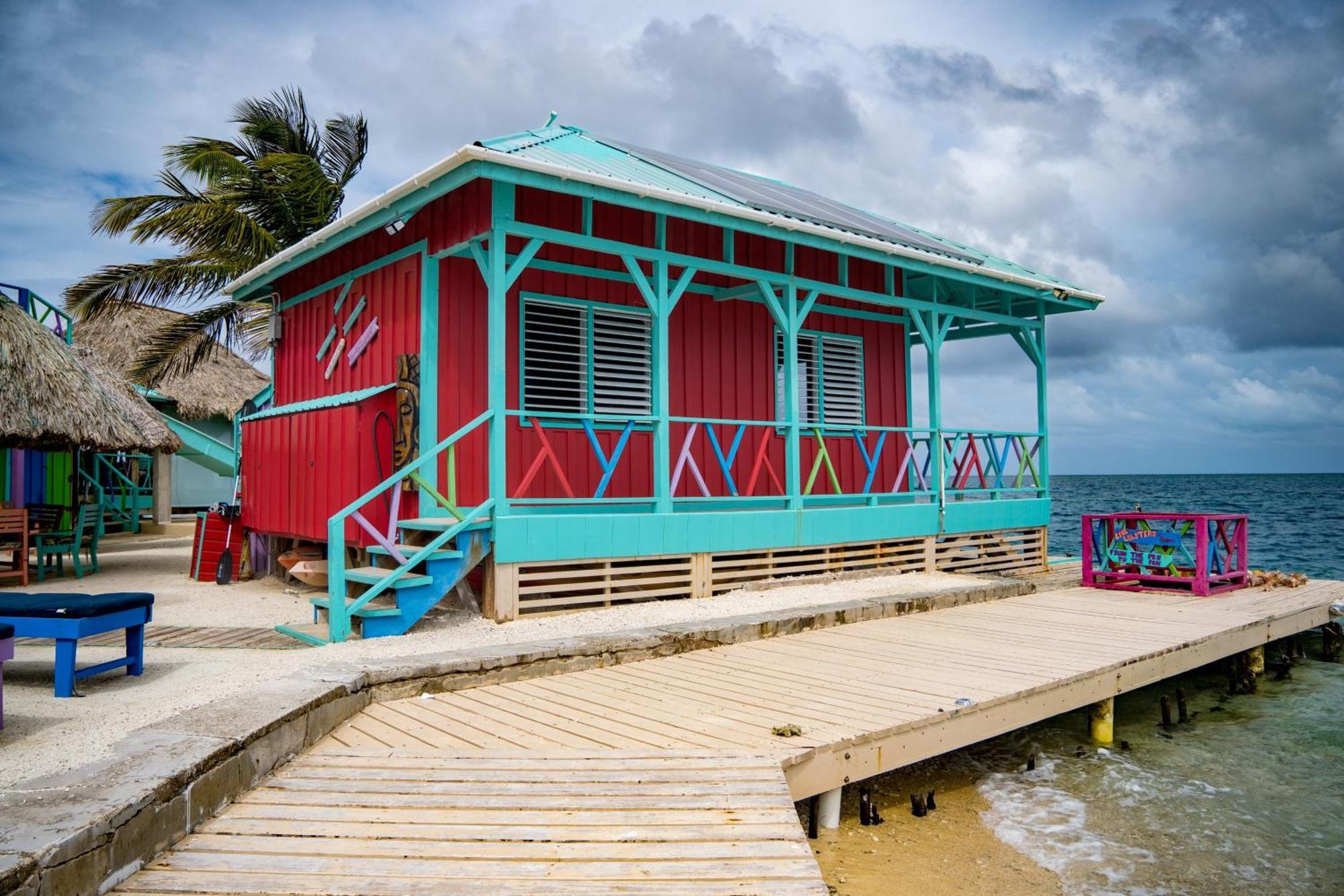 King Lewey'S Island Resort Placencia 外观 照片