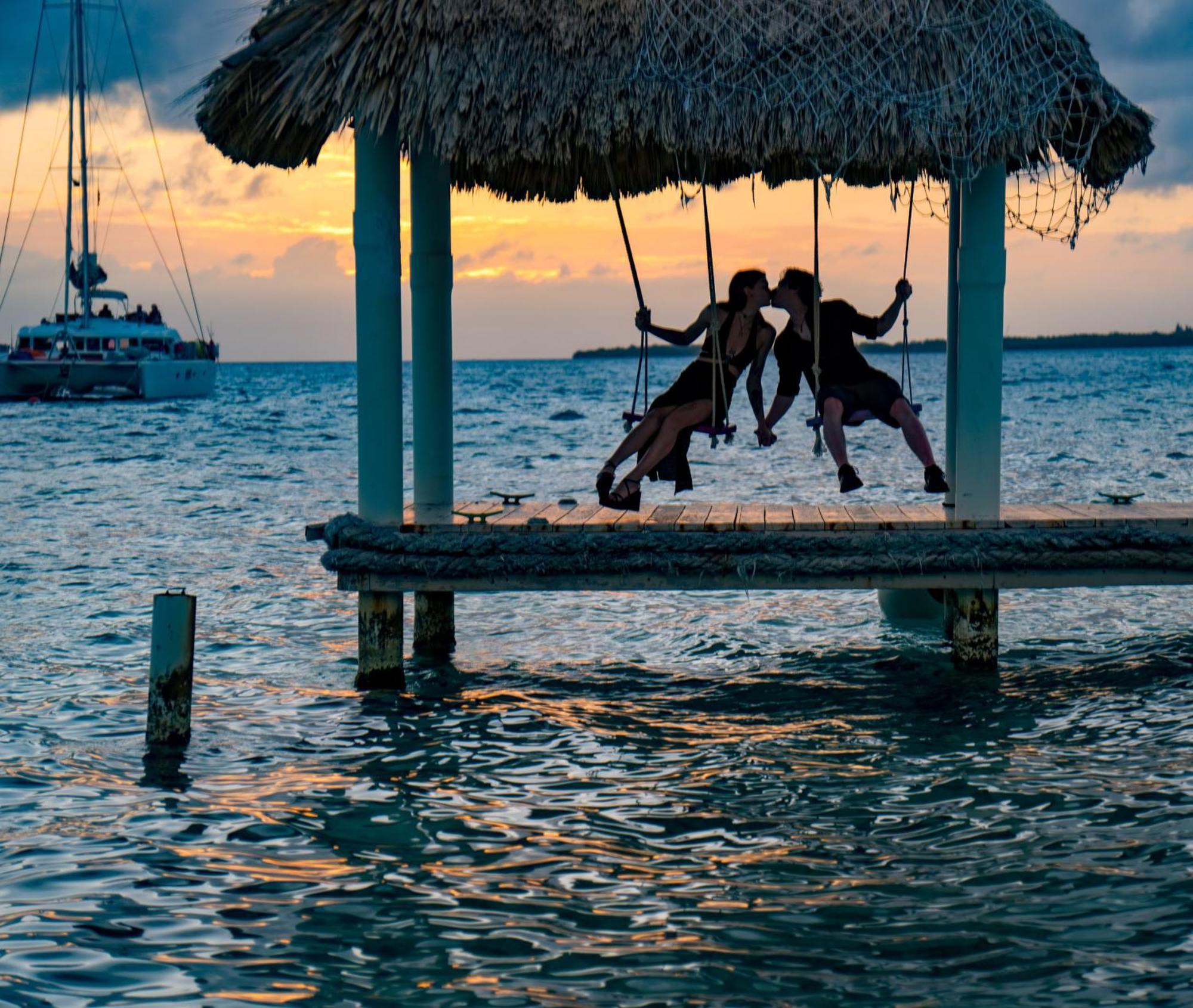 King Lewey'S Island Resort Placencia 外观 照片