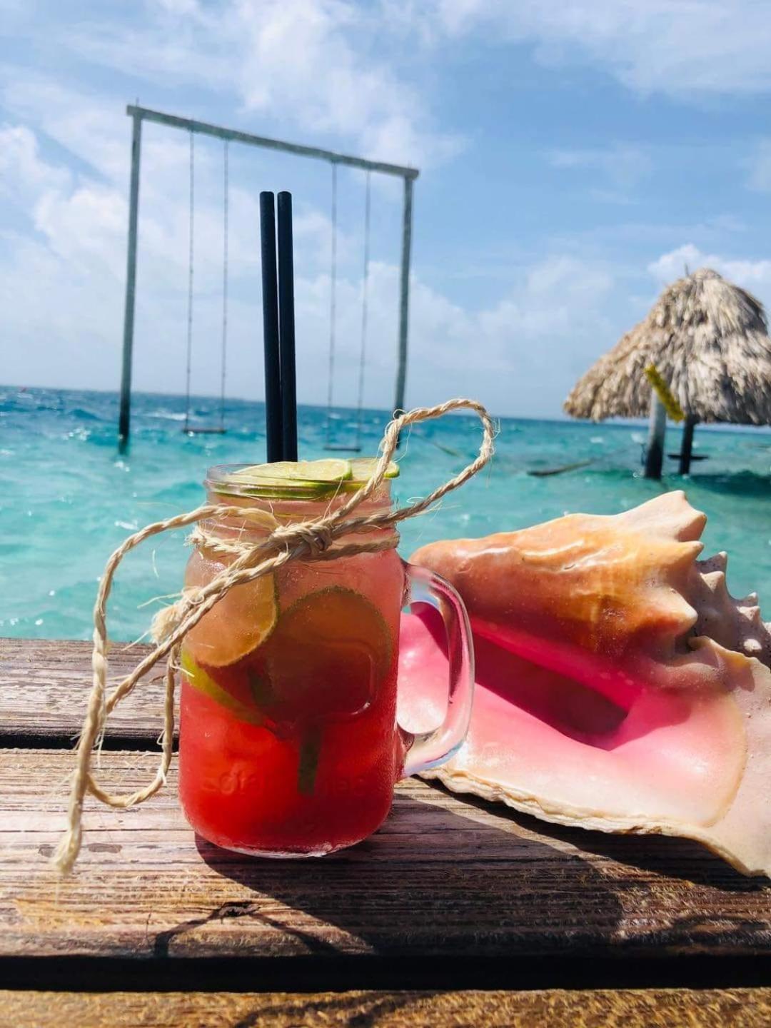 King Lewey'S Island Resort Placencia 外观 照片