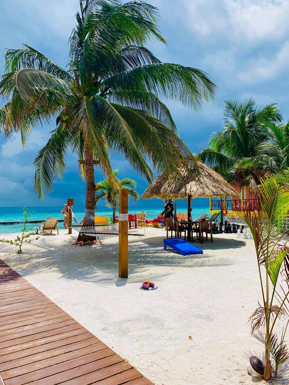 King Lewey'S Island Resort Placencia 外观 照片