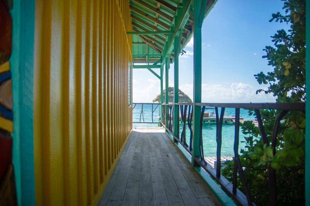 King Lewey'S Island Resort Placencia 外观 照片